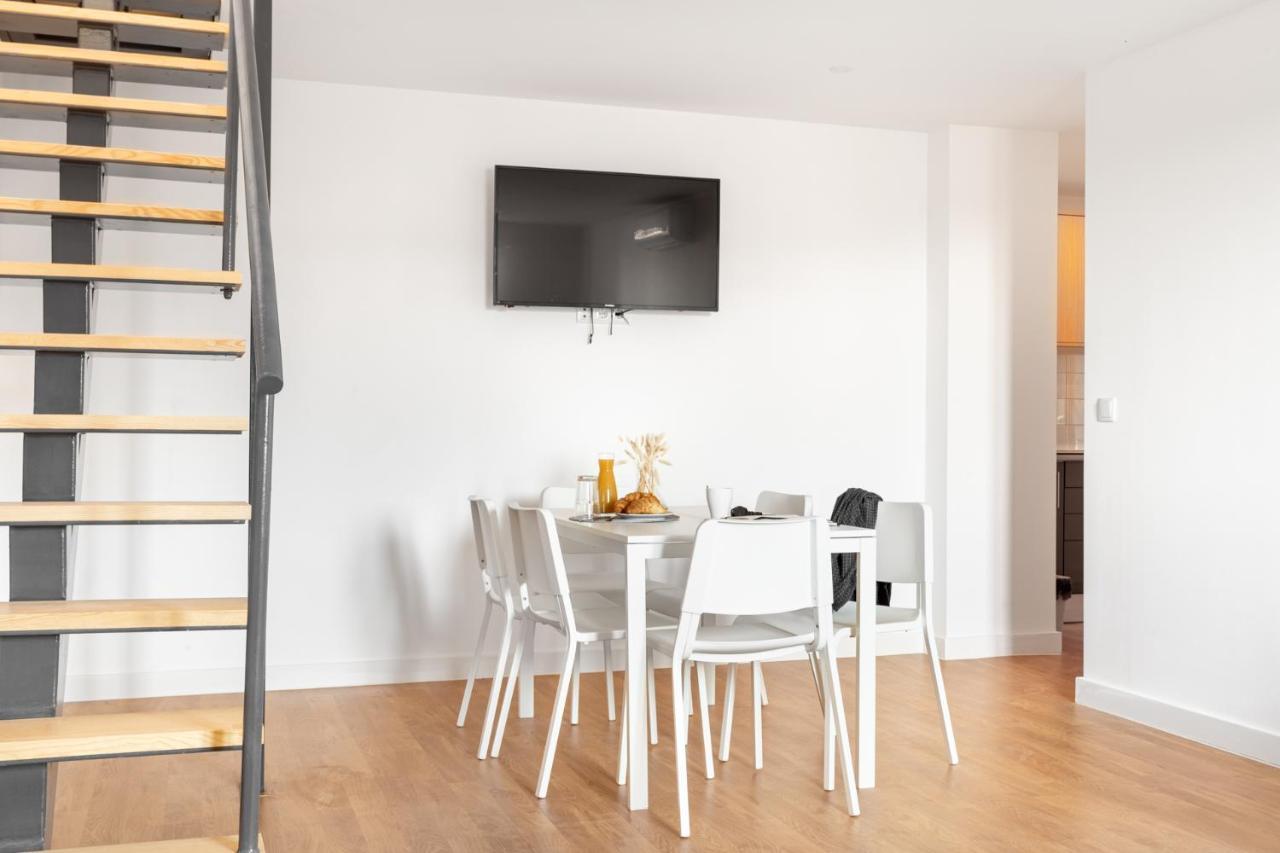Altido Modern 2-Level Flats Near Ajuda Palace Lisbon Exterior photo